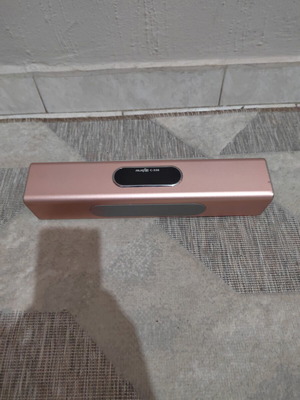 Bluetooth portable speaker