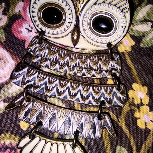 Whimsical Y2k Vintage Owl Brooch used, bronze and cream tones