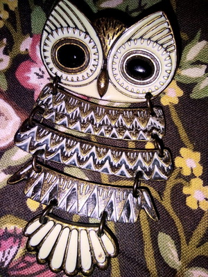 Whimsical Y2k Vintage Owl Brooch used, bronze and cream tones
