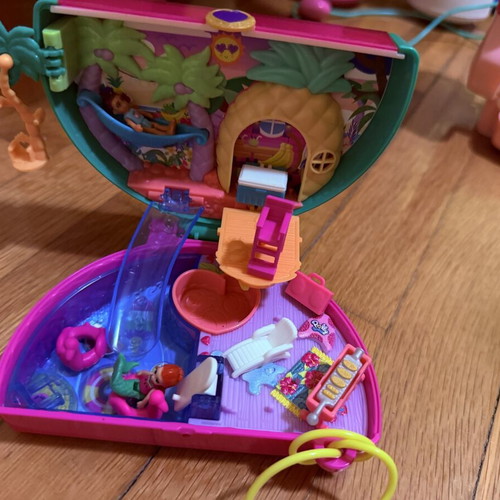 Polly Pocket Watermelon Pool Party Compact used, Mattel