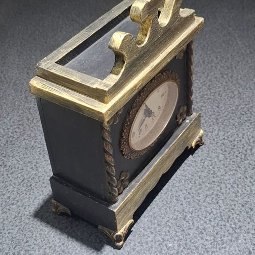 Mantel Clock retro decorative, like new, analog quartz