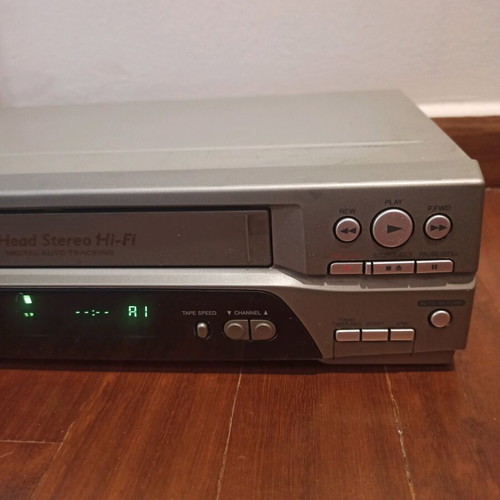 Funai 17A-600 VHS Video Player μεταχειρισμένο, με βλάβη για επισκευή ή ανταλλακτικά
