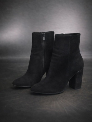 Ангъл ботуши Ideal Shoes черни номер 36 като нови, велур с дебел ток