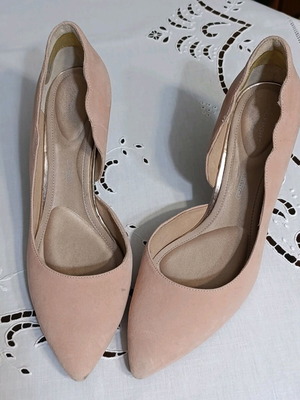 Women's pumps size 40.5 like new, beige pink