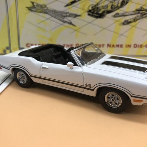 Matchbox Collectibles 1970 Oldsmobile 442 Convertible new, white