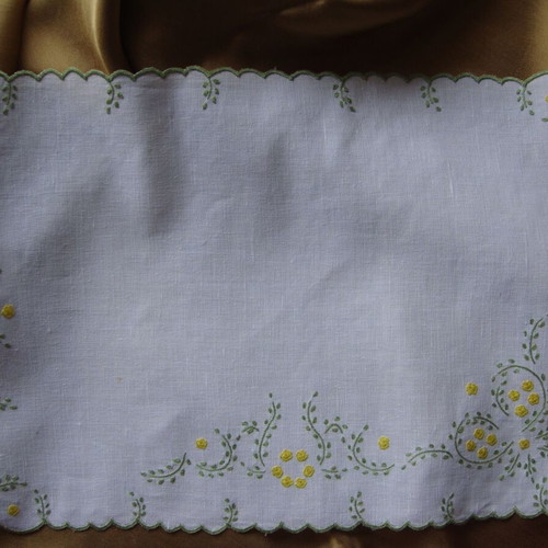 Vintage ‘90s Summer Mood linen embroidery set new with 6 napkins