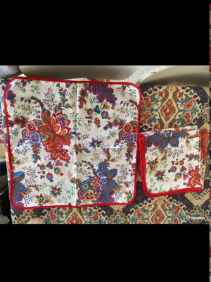 Small tablecloths like new, set of 4 colorful pieces