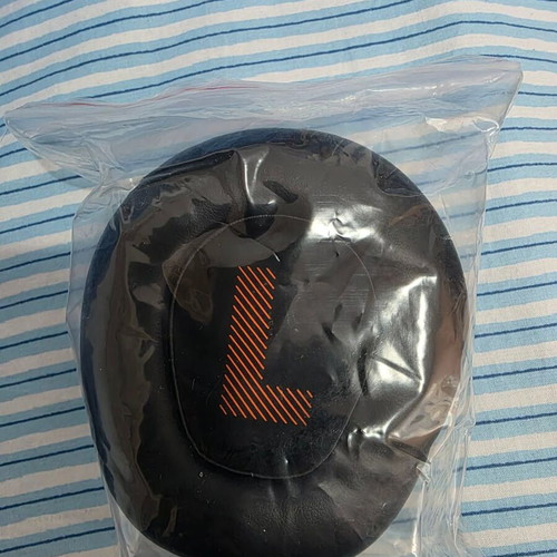 JBL Quantum ONE Over Ear Gaming Headset σαν καινούργιο με σύνδεση USB και jack 3.5mm