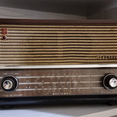 Vintage National GU-238 radio like new