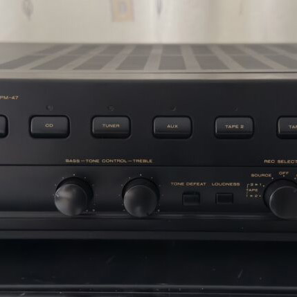 Marantz PM-47 amplifier like new with multiple device inputs