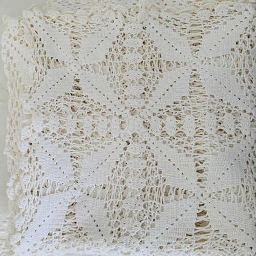 Vintage Handmade Crochet Tablecloth 1.50 x 1.50 m like new