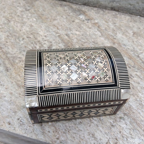 Small jewelry box with three wooden apple-shaped bowls