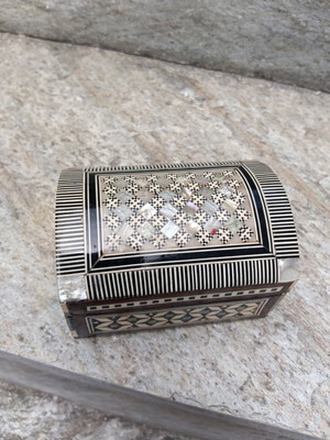 Small jewelry box with three wooden apple-shaped bowls
