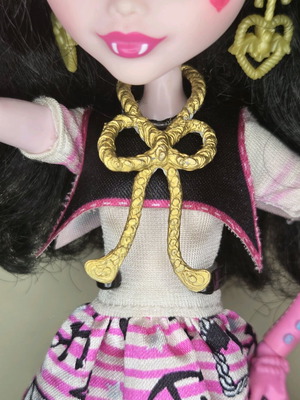 Monster High Shriekwreck Draculaura Necklace made to order 3D printed and handpainted