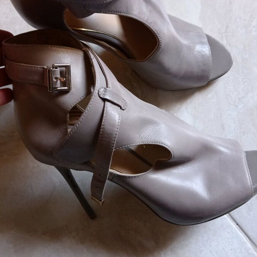 Zara leather peep toe sandals like new, elephant gray, size 41