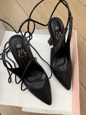 Bozikis pumps size 37, black