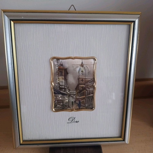 Vintage frame 9.25 in excellent condition