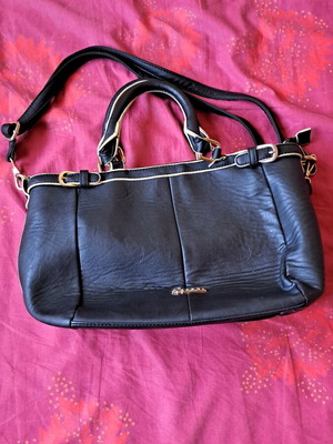 Women's shoulder bag used, black