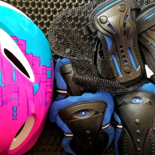 Skate Roller set used, knee pads and helmet, 2020