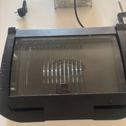 Bbq electric grill with lower grate like new