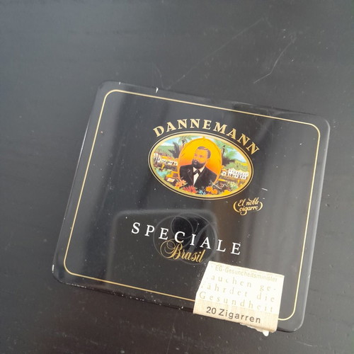 Dannemann cigars vintage metal box with 20 cigars