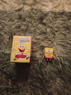 Spongebob ornament with mini box like new