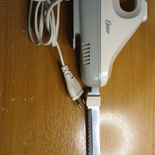 Electric knife with detachable blades new