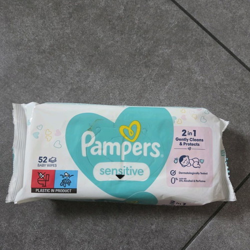 Pampers Sensitive wipes new pack of 52