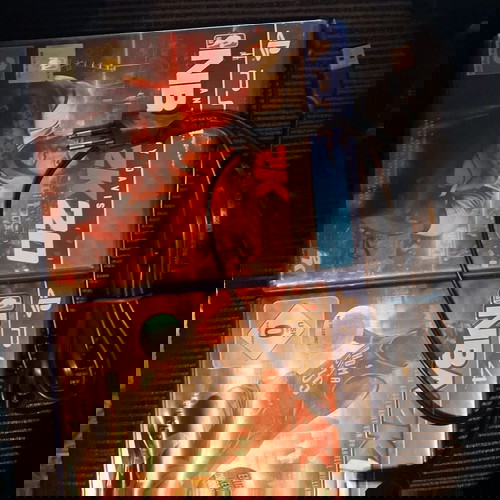 PlayStation 4 (PS4) σαν καινούργιο με 2 τηλεχειριστήρια και 2 παιχνίδια