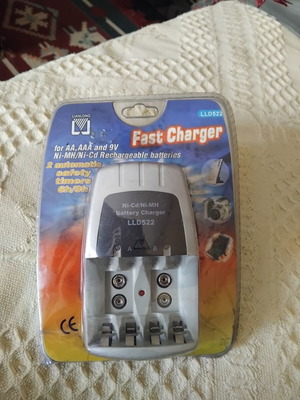 Lianlong LLD522 Fast Charger for Rechargeable Batteries new