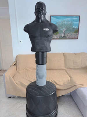 Bob style punching dummy like new, very sturdy, fill with water or sand, German product