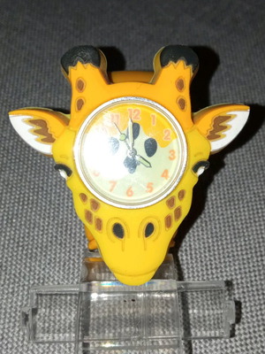 Children's watch like new with giraffe design