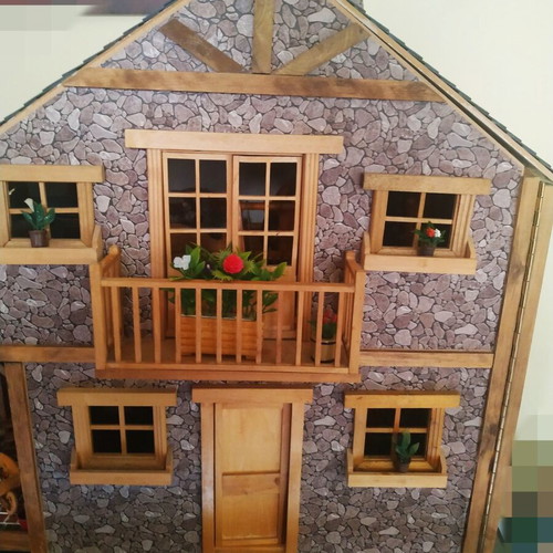 Collectible traditional Deagostini house with 4 figures and equipment