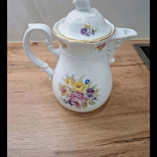 Thun 1794 Karlovarsky porcelain teapot like new
