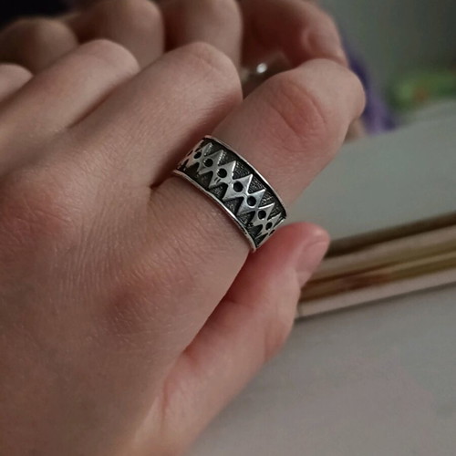 Handmade carved 925 silver geometric ring like new
