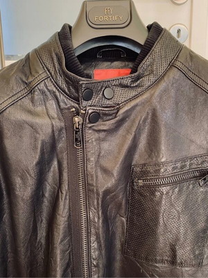 Esprit leather jacket size XL like new, black