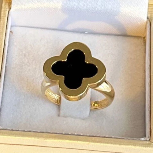 Van Cleef solid 14k yellow gold ring with onyx like new