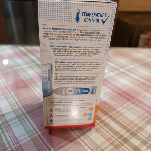 2  Βρεφικά μπιμπερόν  ένα NUK και ένα  MUM  anti colic.   Καινουρια σε σφραγισμένη  συσκευασία.  9 ε