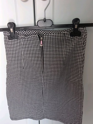 Mini Pencil Checkered Skirt Luigi New, Size M