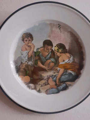 Kaiser porcelain wall plate from West Germany like new