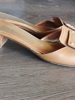 Prada vintage leather mules size 38 1/3 like new beige brown