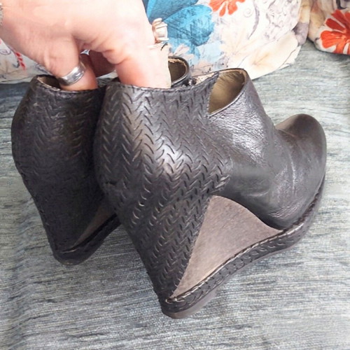 Leather boots like new, black and brown, 10 cm heel