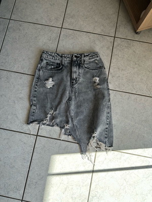 Bershka skirt black and gray like new, size XXS