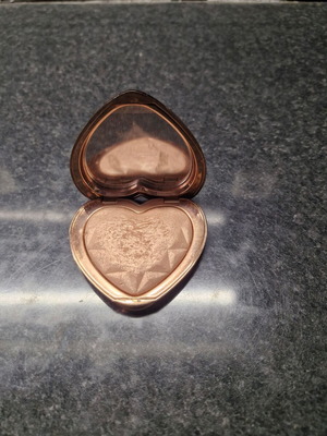 Too Faced highlighter compact used