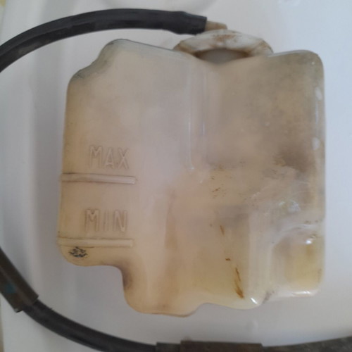 Expansion tank used for Honda CRX and Civic 1988–1991