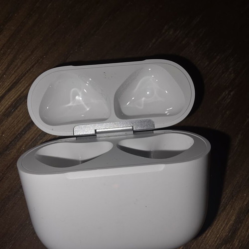 Apple Airpods 4 ANC charging case like new without earbuds