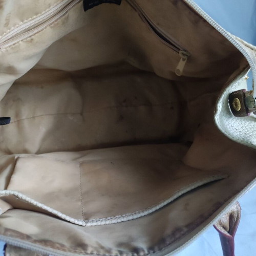 Sales~Kem shoulder bag in beige/cream shade