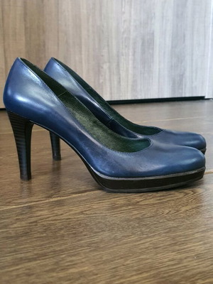 Patricia Miller blue pumps like new, size 40