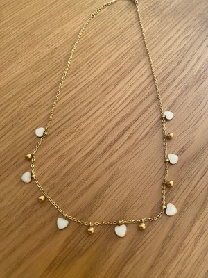 Gold necklace with white hearts and gold beads, stainless steel
