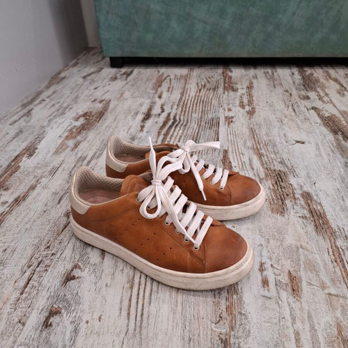 Toutounis leather sneaker Greek made like new, tan with gold